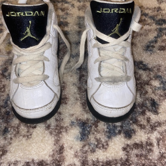 Kids Nike Jordan’s size 10c - Picture 2 of 6